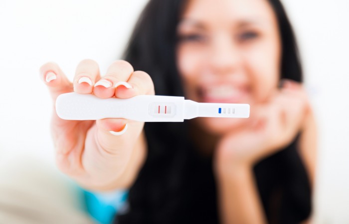 Bạn nên biết cách sử dụng que thử thai đúng cách để tránh nhận được kết quả sai lệch.